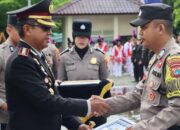 Kapolresta Pangkalpinang Beri Penghargaan kepada Anggota dan Tokoh Masyarakat di Momen Hari Pahlawan