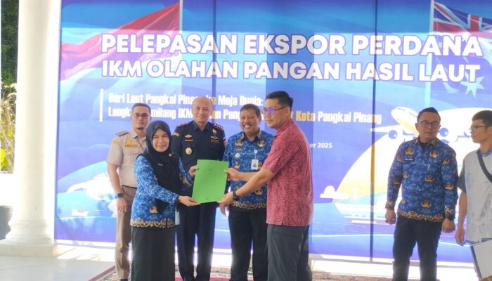 Andika Saputra Dampingi Wali Kota Lepas Ekspor Perdana Produk IKM Duo Ayu ke Australia