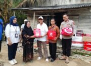 Wabup Yusderahman Serahkan Bantuan Darurat untuk Korban Kebakaran di Desa Sangku