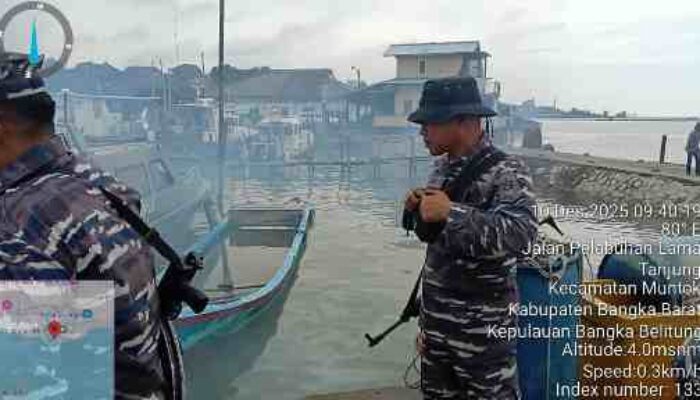 TNI AL Lanal Babel Amankan 5 Ponton Liar di Pantai Asmara Mentok