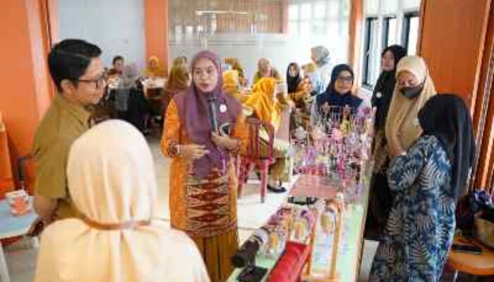 PT Timah Tbk Gandeng UMKM dan Pemkot Pangkalpinang Tingkatkan Kreativitas Guru Lewat Pelatihan Meronce