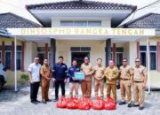 PT TIMAH Salurkan 300 Paket Sembako untuk Warga Terdampak Banjir di Bangka Tengah
