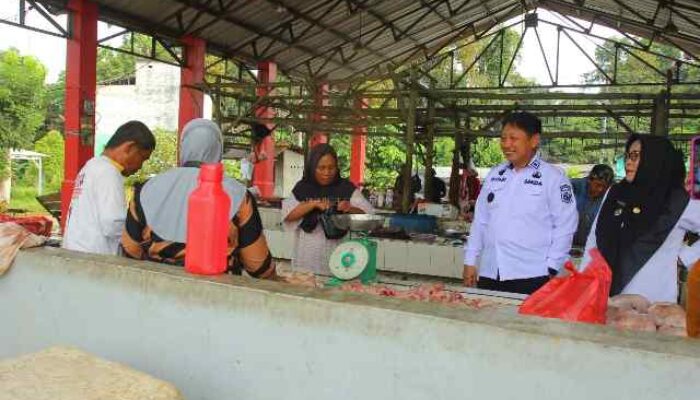 Sekda Bangka Barat Pastikan Sembako Aman Jelang Ruwahan dan Ramadan