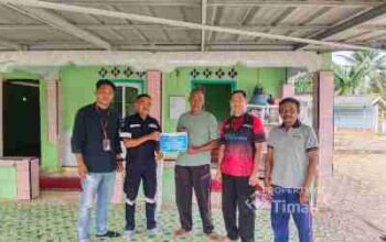 PT TIMAH Salurkan Bantuan untuk Musala Baiturrohman di Desa Keposang