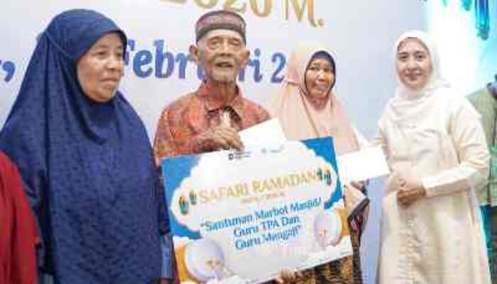 PT TIMAH Beri Bantuan untuk Guru Ngaji dan Marbot di Pemali