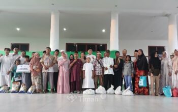 PT Timah dan Pemkab Bangka Barat Salurkan 200 Paket Sembako untuk Warga