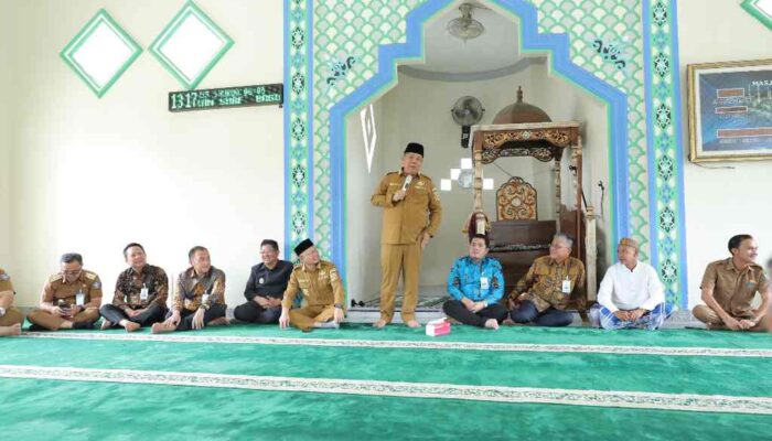 Gubernur Babel Serahkan Ambulans untuk Jamaah Masjid Al Muhajirin Kemingking