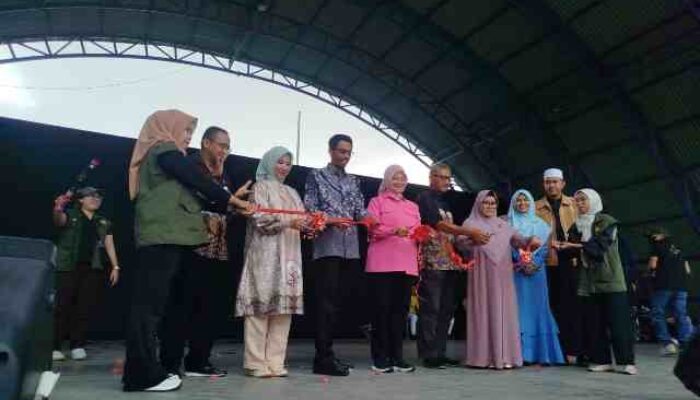 Bazar Ramadhan Dian Kosmetik di Pangkalpinang Tetap Ramai Meski Diguyur Hujan