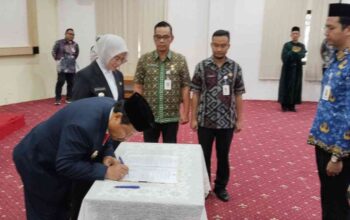 40 CPNS Resmi Dilantik Jadi PNS, Wali Kota Pangkalpinang Tekankan Profesionalisme dan Integritas