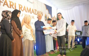 Terharu dan Terkejut, Marbot Masjid di Desa Gadung Terima Bantuan PT TIMAH