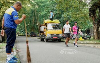 PT TIMAH Bersama Stakeholder Gelar Jumat Bersih di Taman Sari Sungailiat