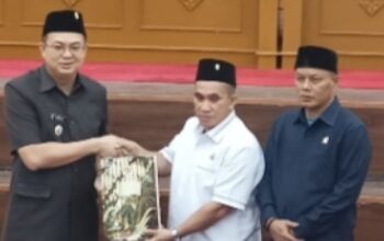 DPRD Bangka Barat Serahkan Rekomendasi LKPJ Bupati 2025