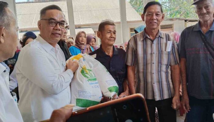 Pemkot Pangkalpinang Salurkan 13 Ton Beras untuk 683 KPM, Tekan Inflasi dan Jaga Stabilitas Harga