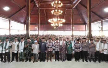 Plt Bupati Ahmad Baharudin Lepas 1.167 Jamaah Calon Haji Tulungagung